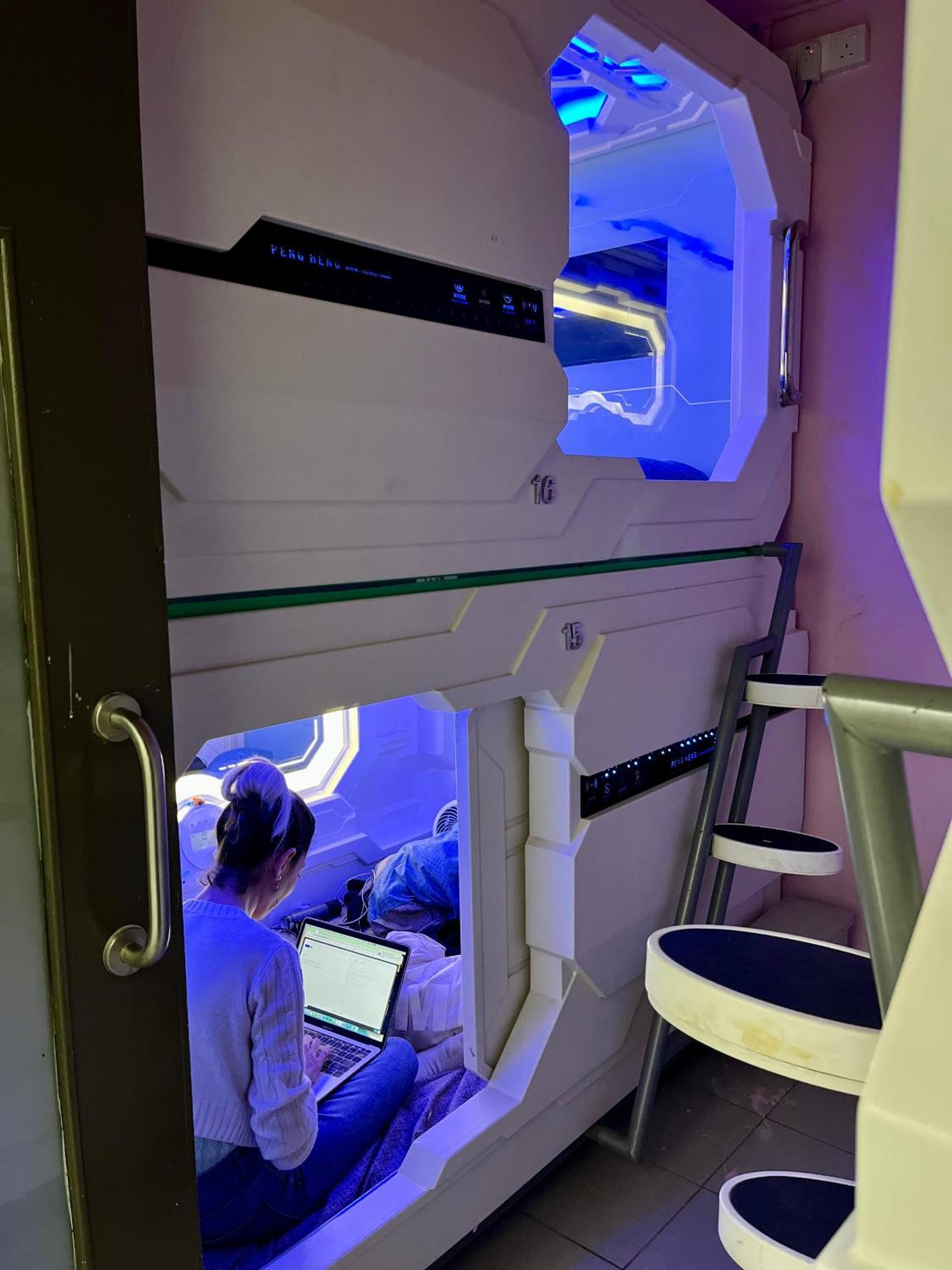 Bestow Capsule Hostel 吉隆坡 外观 照片